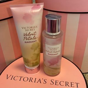 New never used velvet petals radiant mist and lotion set